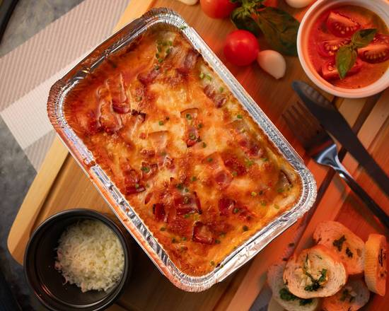 Lasaña Bacon + Pancitos de Ajo